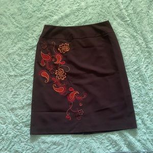 Worthington Embroidery brown lined skirt